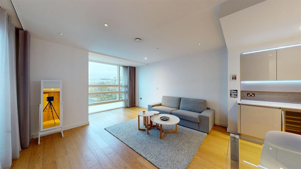 Property photo 2 of 8 22-205-Holland-Park-Avenue-05132026_161014.Jpg