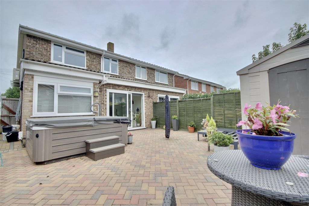 Property photo 2 of 18 Rear Garden