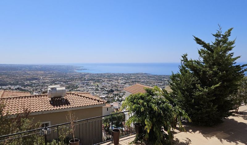 Property photo 2 of 19 Views