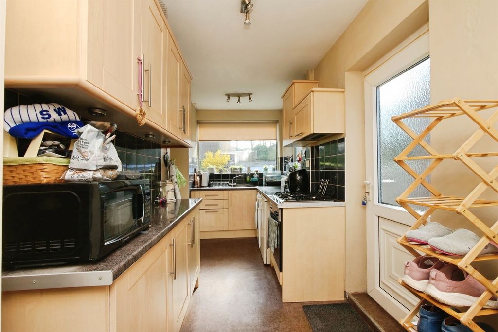 Property photo 3 of 15