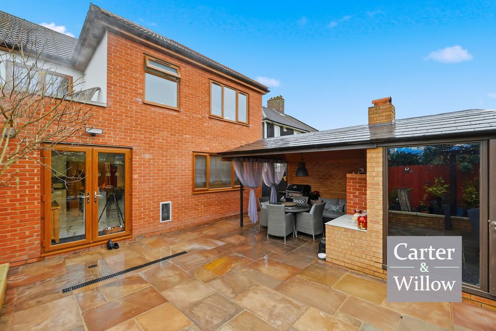 Property photo 3 of 22