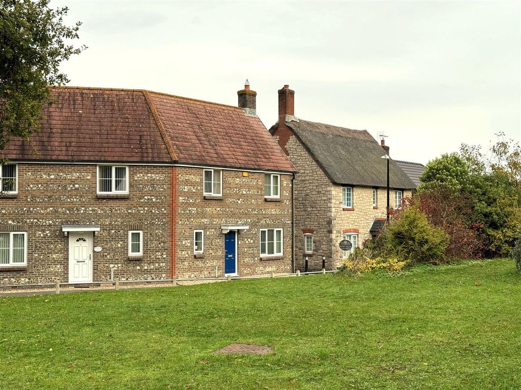 Property photo 2 of 13 Front 2.Jpg