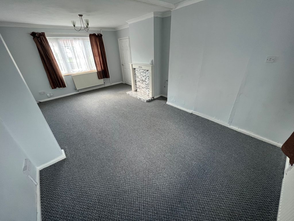 Property photo 3 of 8 Image