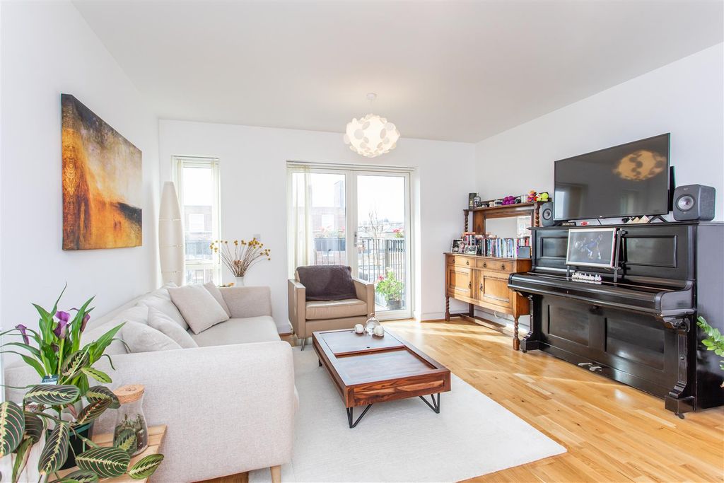 Property photo 2 of 12 Reception