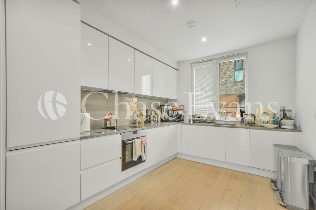 Property photo 2 of 30 Kitchen