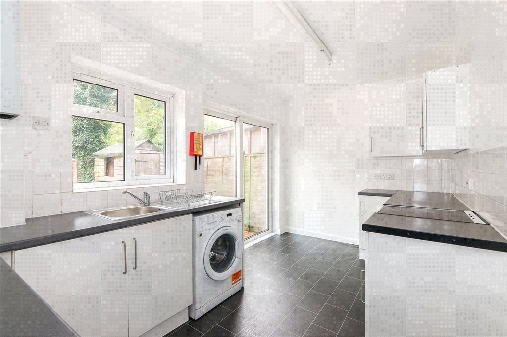 Property photo 2 of 8 Kitchen