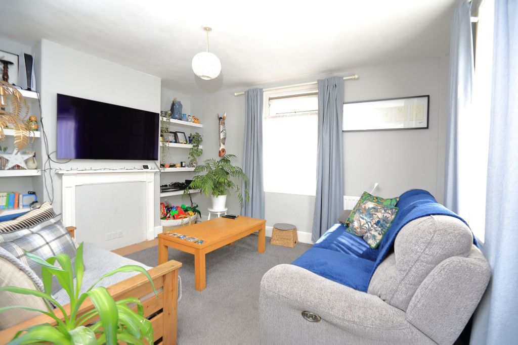 Property photo 3 of 16