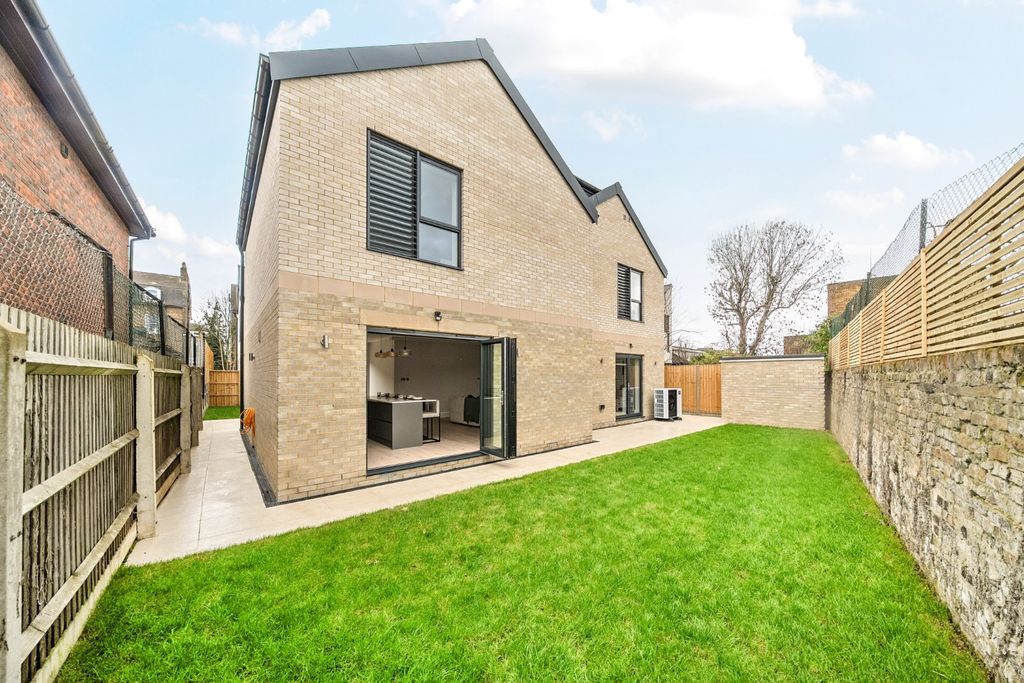 Property photo 3 of 15 Picture No. 91