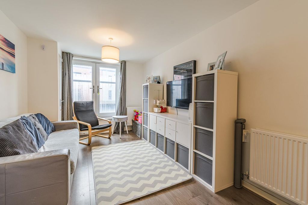 Property photo 3 of 23 Kitchen / Living Room