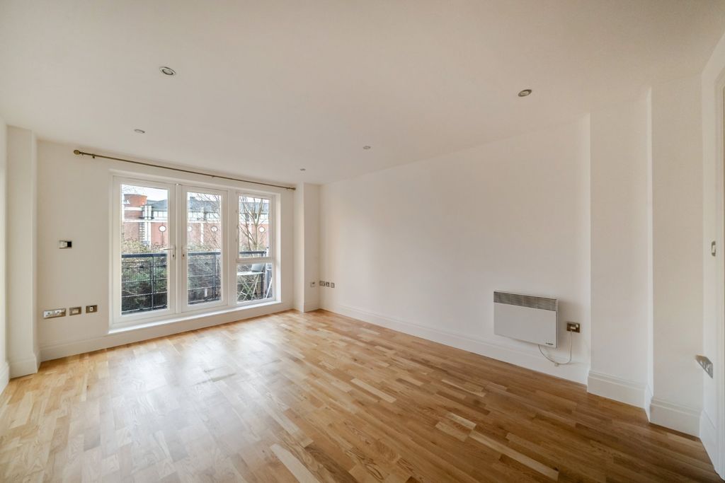 Property photo 2 of 10 Picture No. 15