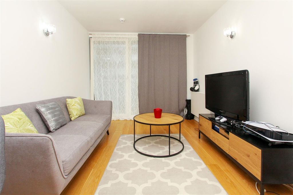 Property photo 2 of 8 Living Room