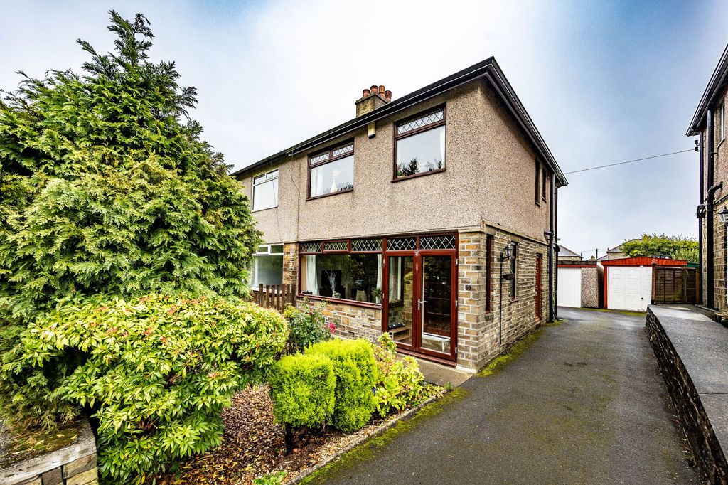 Property photo 1 of 28