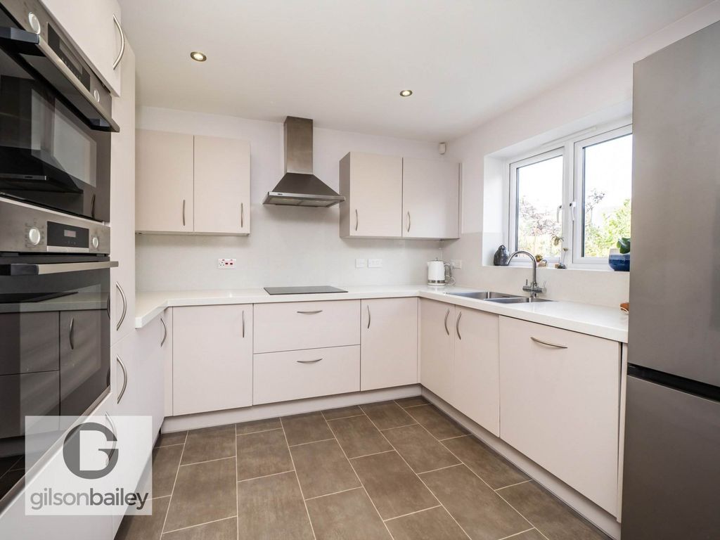 Property photo 2 of 32