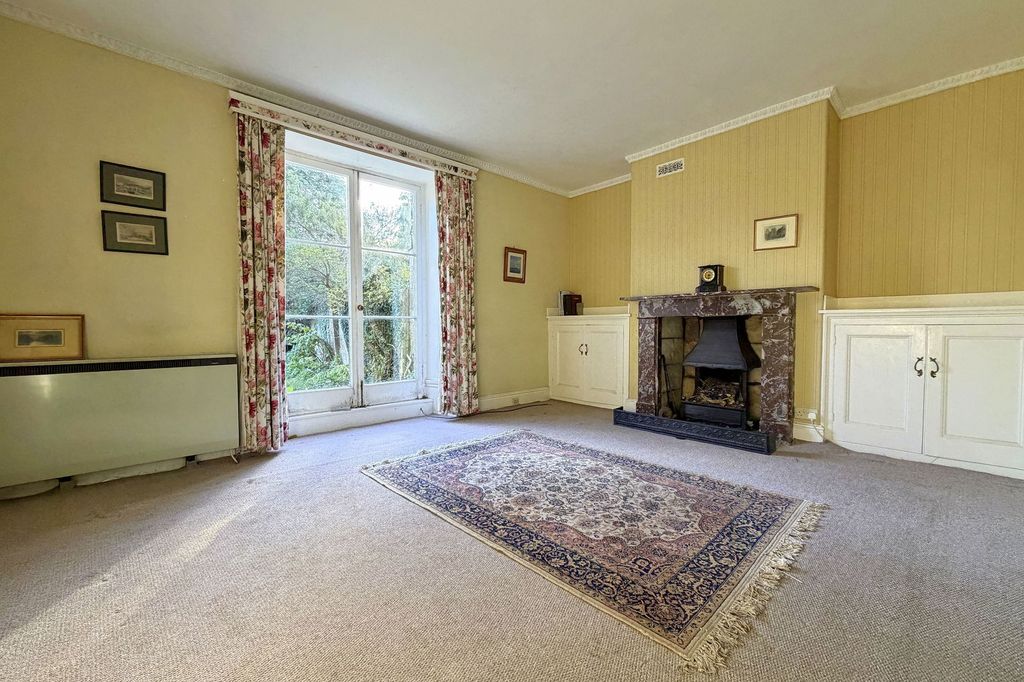 Property photo 2 of 23