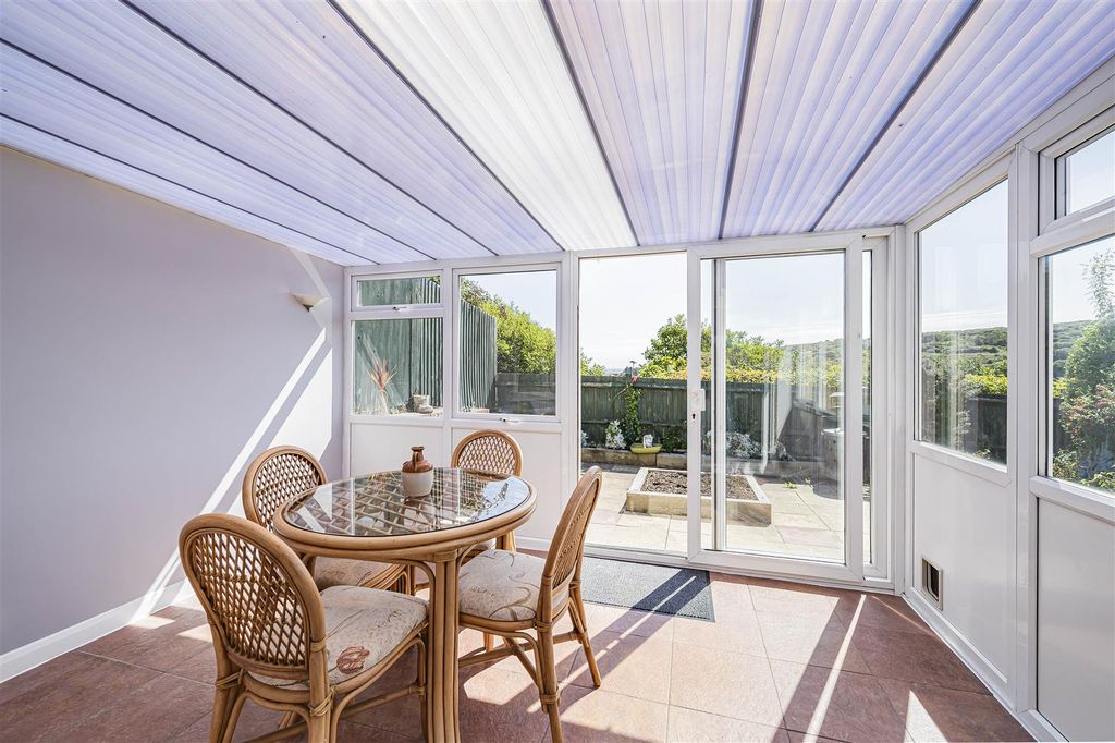 Property photo 3 of 18 Conservatory