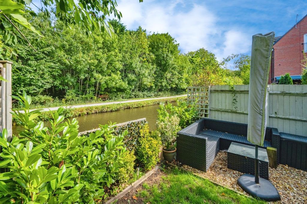 Property photo 2 of 27 107Armitageroad-13.Jpg