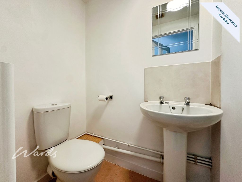 Property photo 3 of 10 Bathroom