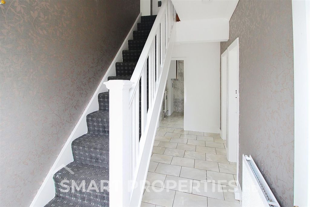 Property photo 3 of 18 357-Blackmoorfoot-Road_00007.Jpg