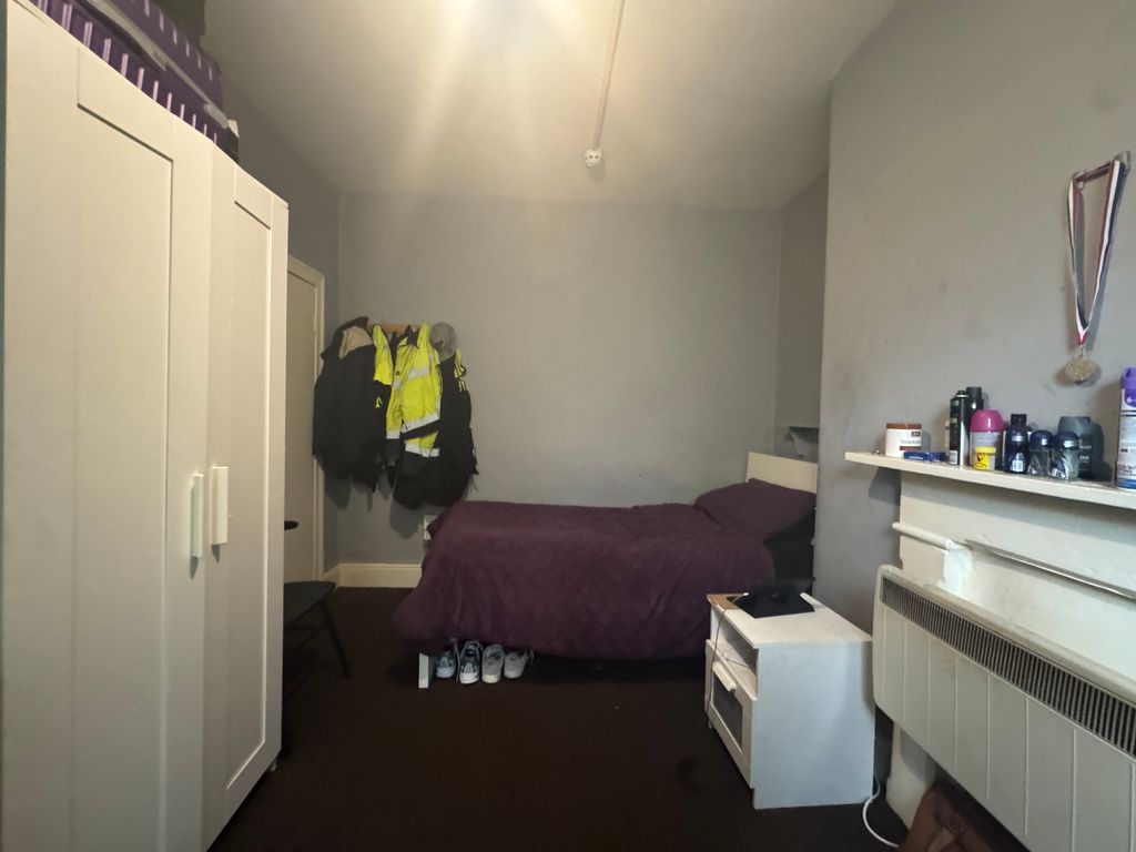 Property photo 1 of 4