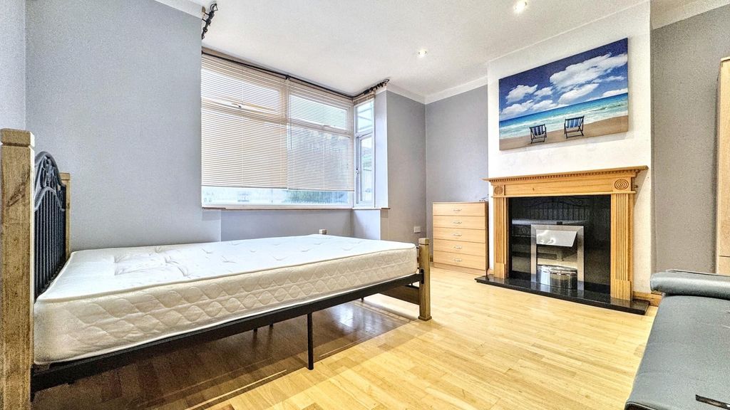 Property photo 2 of 13 E5Ijm5Jluukeo81Twj1Pxg