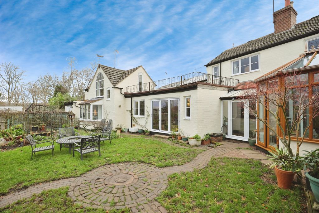 Property photo 1 of 32