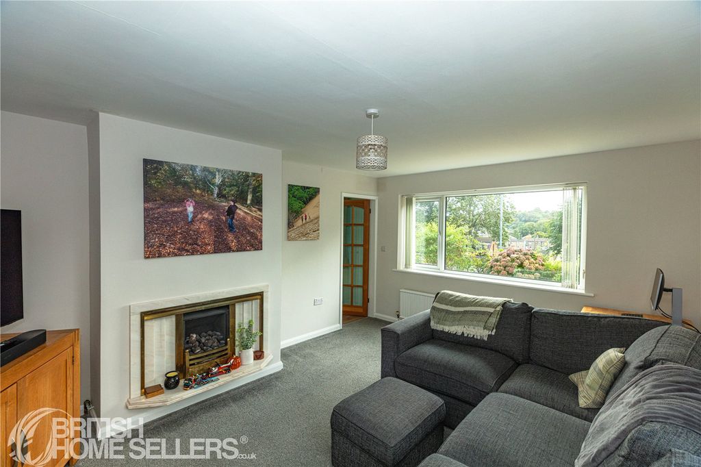 Property photo 2 of 18 Picture No. 24