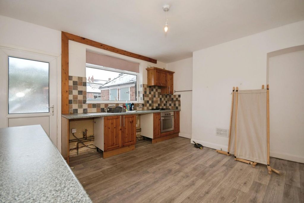 Property photo 3 of 11 Kitchen Diner 01.Jpg