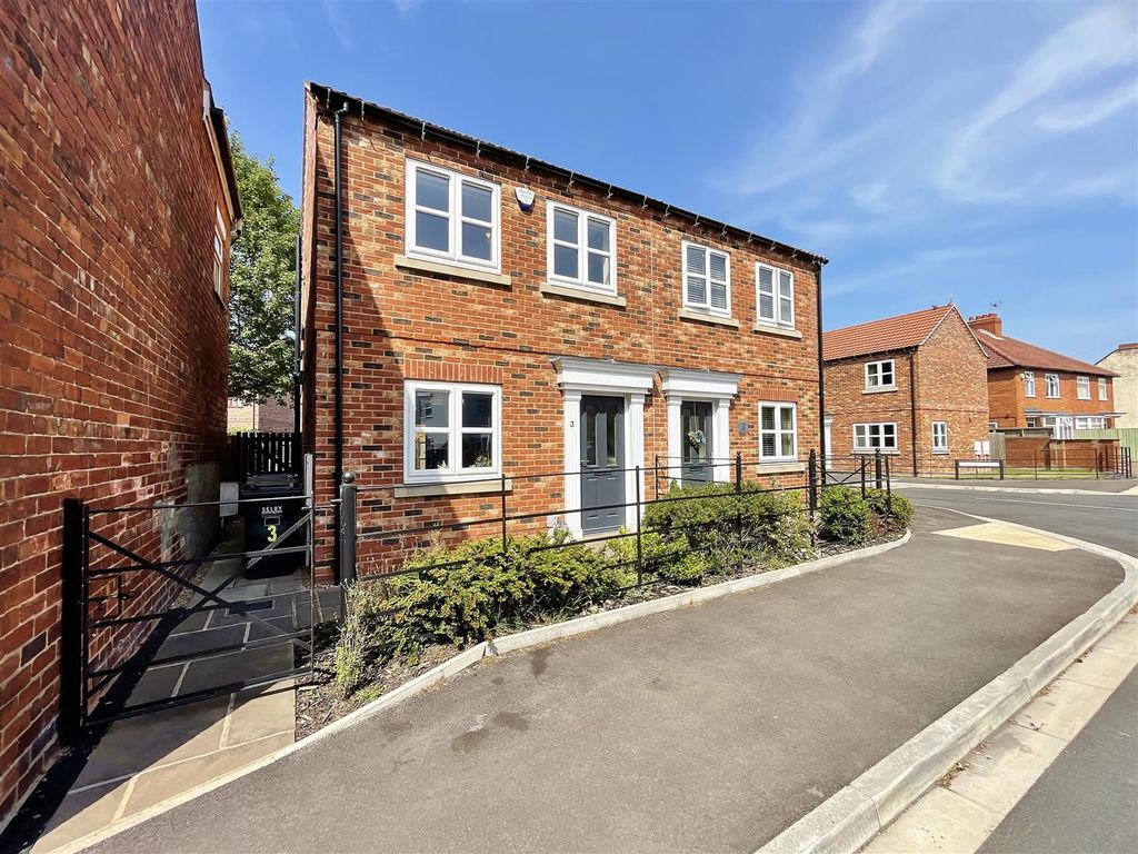 Property photo 1 of 24 Front External