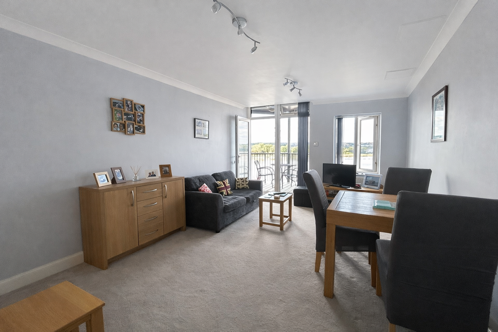 Property photo 3 of 10 Lounge/Diner