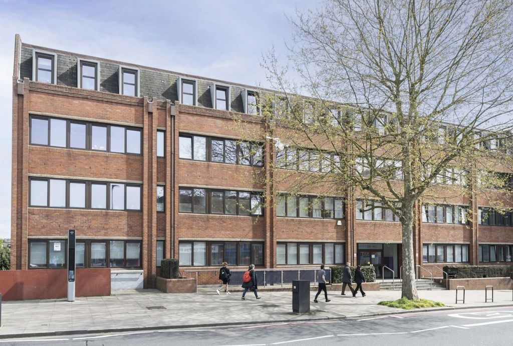 Property photo 1 of 5