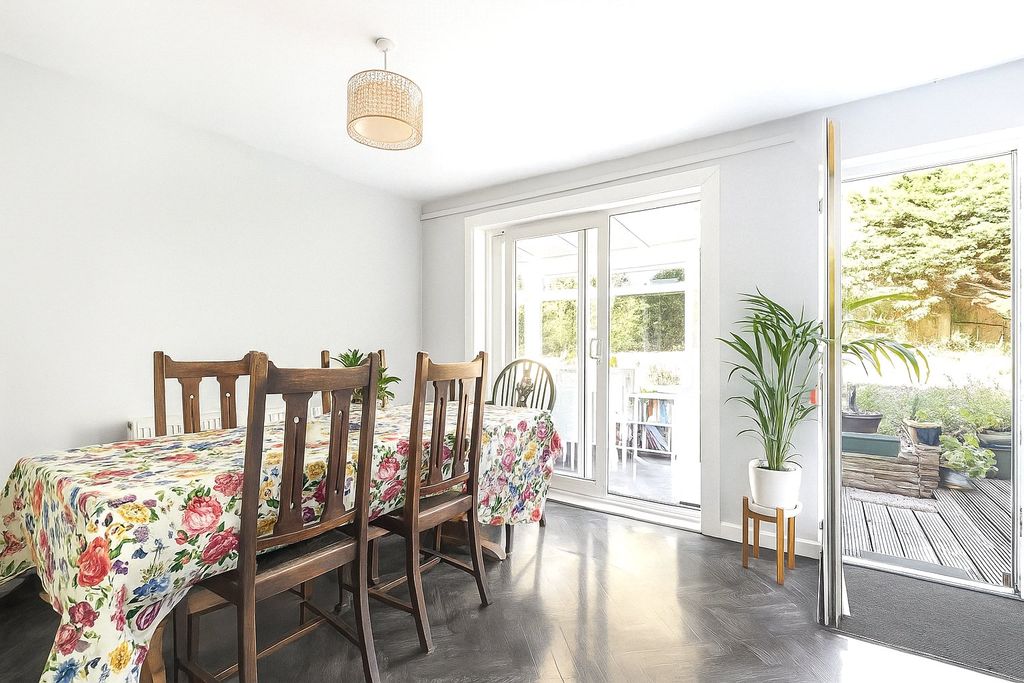 Property photo 3 of 20 Dining Room