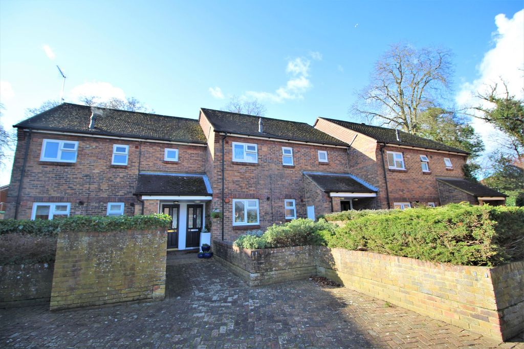Property photo 1 of 7 External