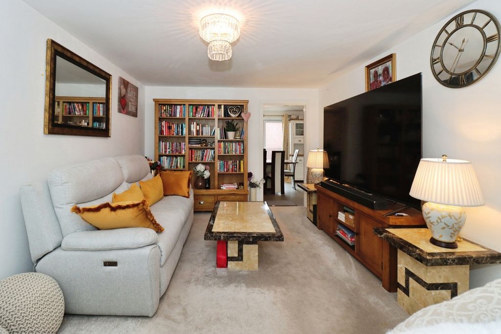 Property photo 3 of 19 Pbox-Img.Jpg