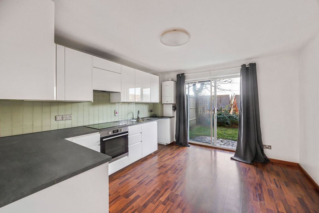 Property photo 2 of 18