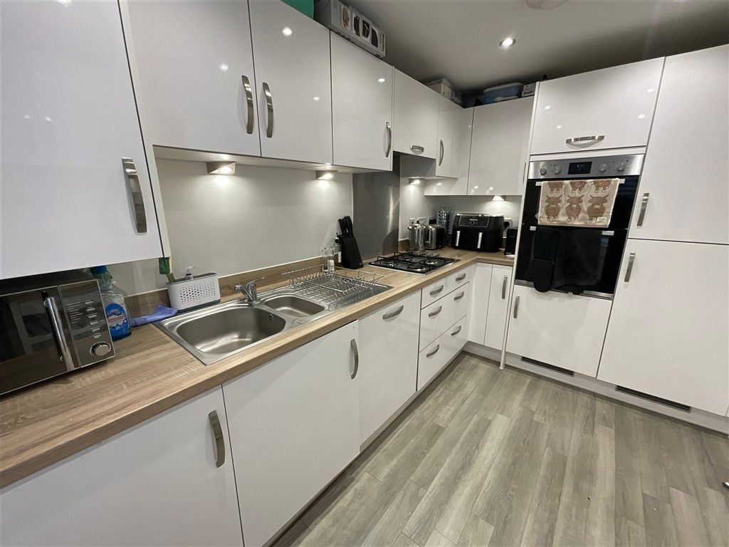 Property photo 2 of 12 Kitchen