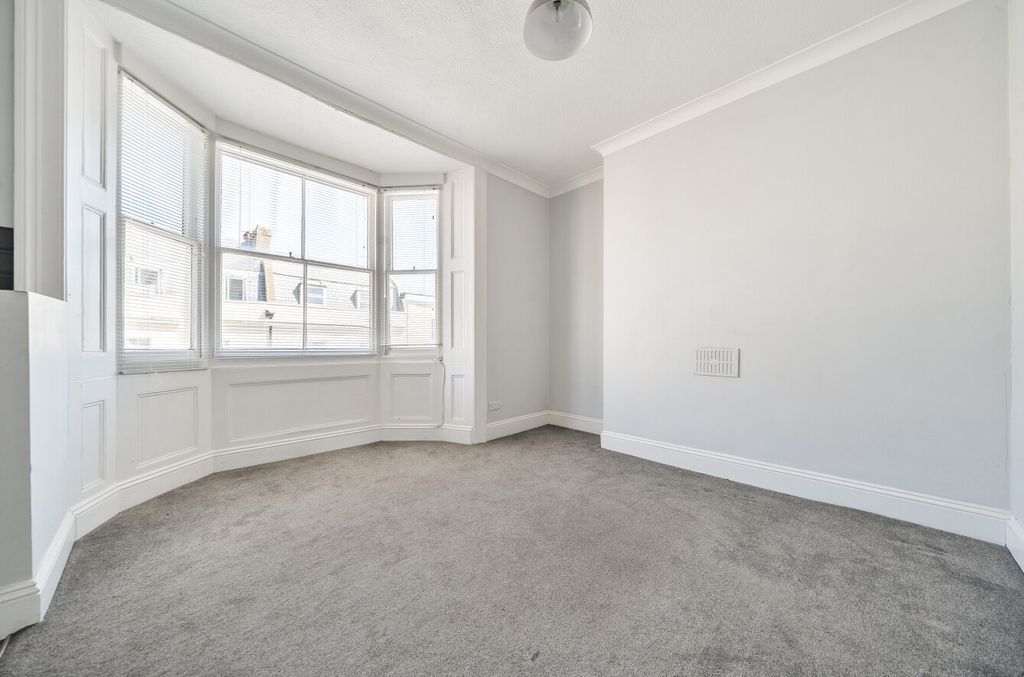 Property photo 2 of 10 1467855-1-6A1085c...