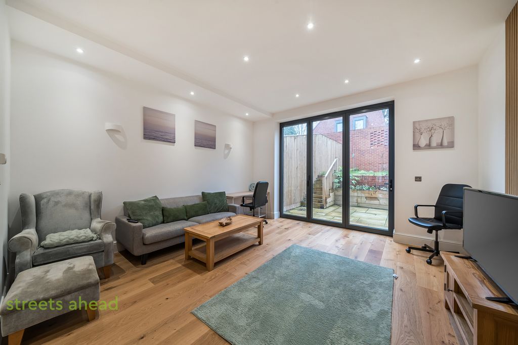 Property photo 2 of 20 c2086B5E-Ffa9-486...