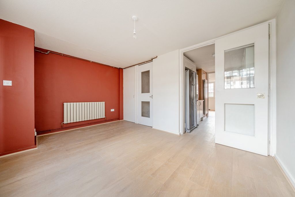 Property photo 2 of 28