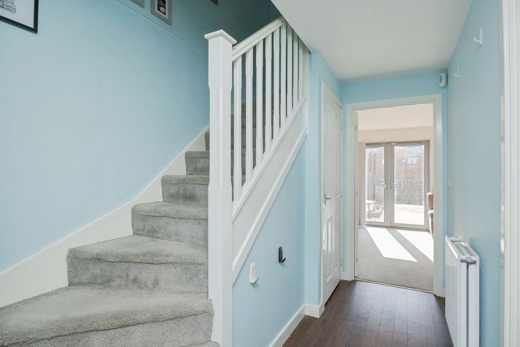 Property photo 3 of 19 Pbox-Img.Jpg