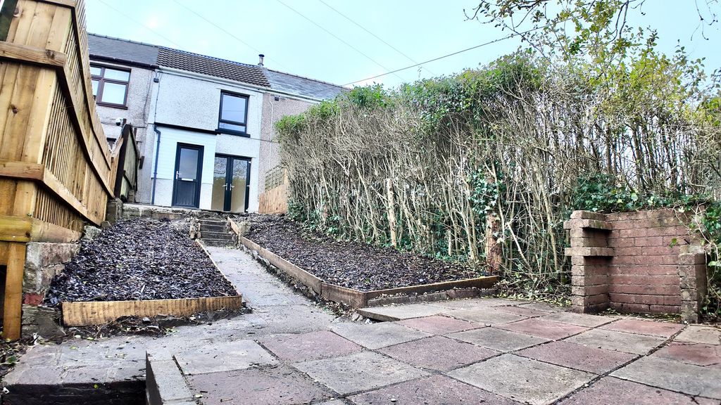 Property photo 1 of 24