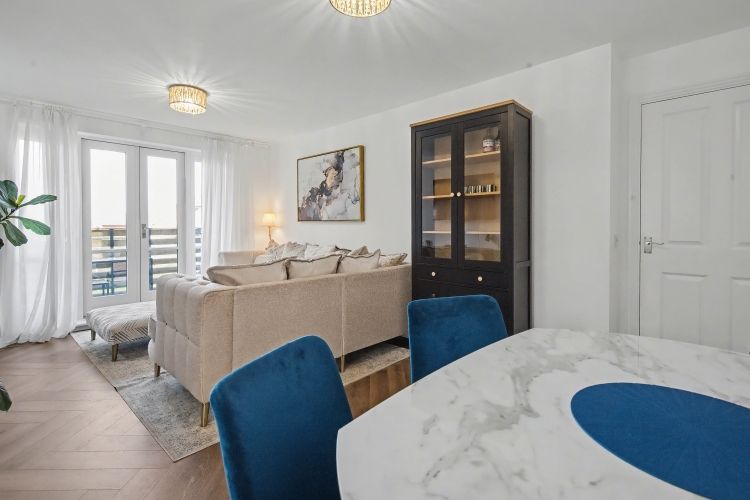 Property photo 1 of 8 323713