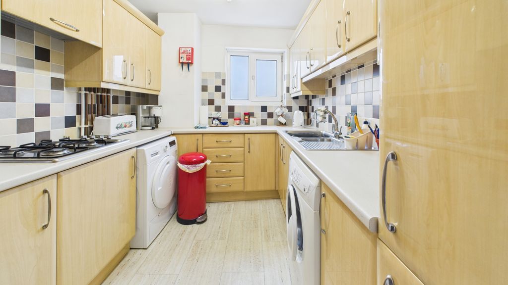 Property photo 3 of 13 Gallery