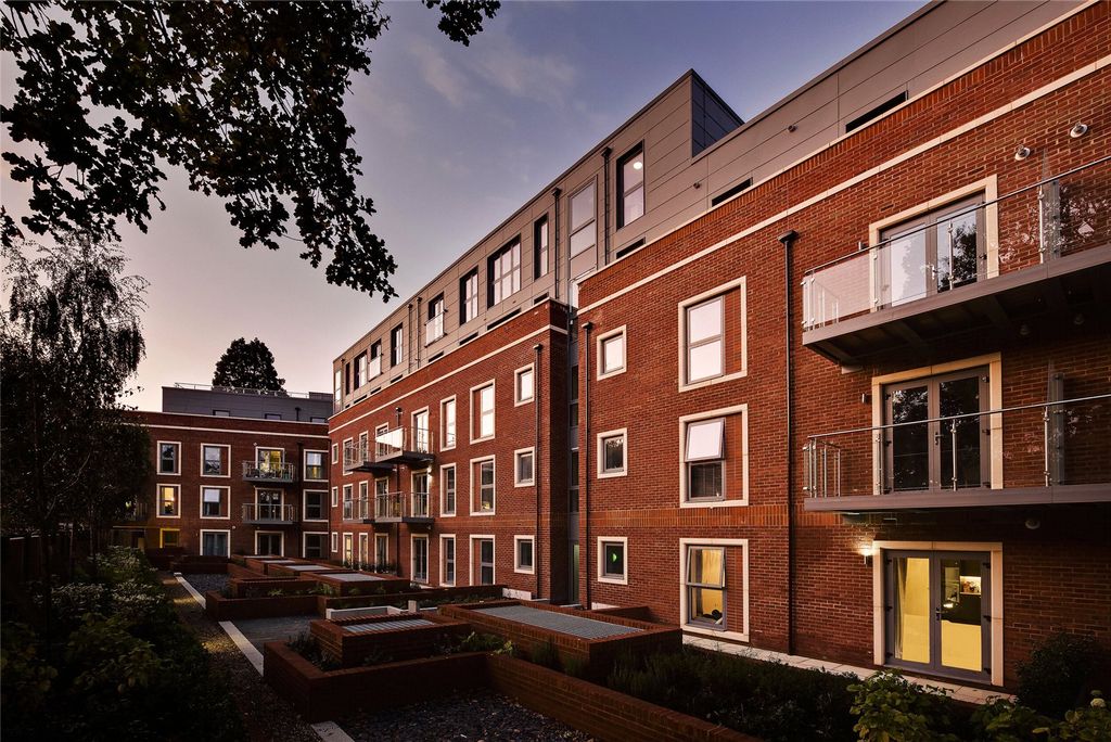 Property photo 2 of 9 Internal Courtyard