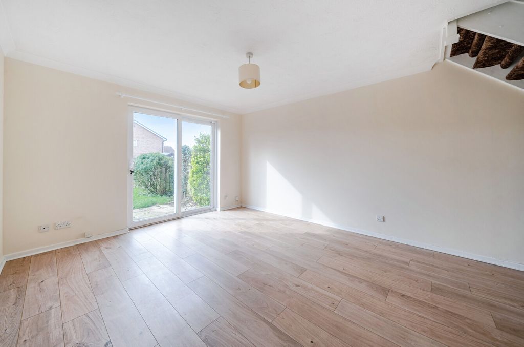 Property photo 3 of 11 1425258-6-69Affee...