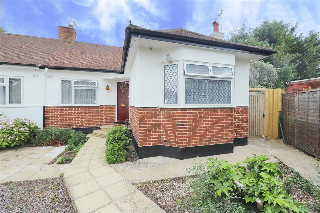 Property photo 1 of 11 External