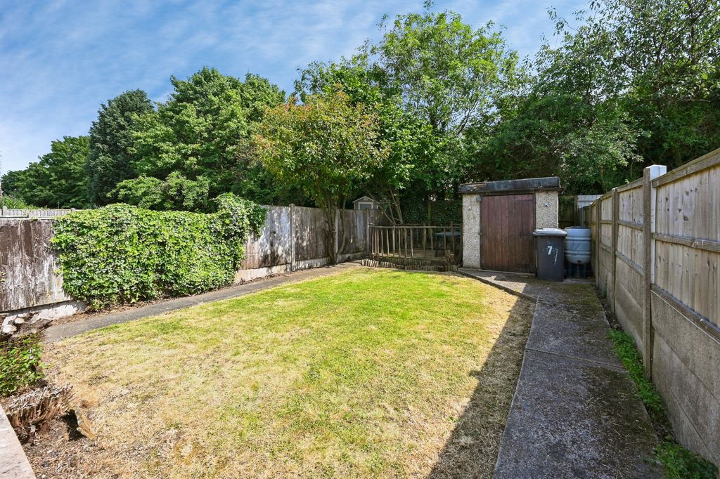 Property photo 2 of 27