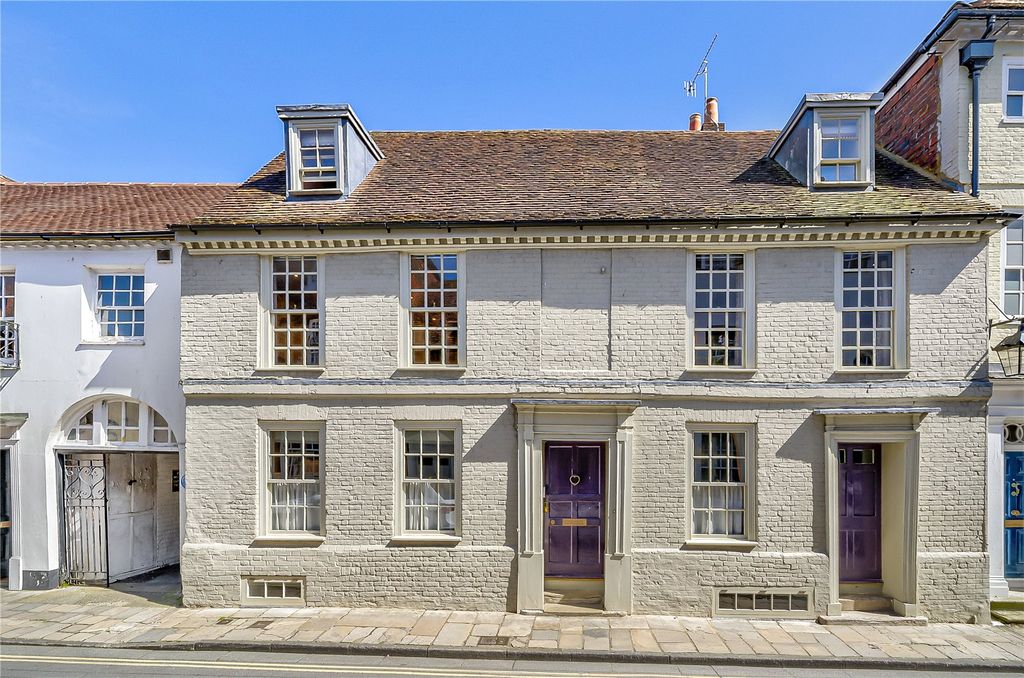 Property photo 1 of 93 Grade II Townhouse