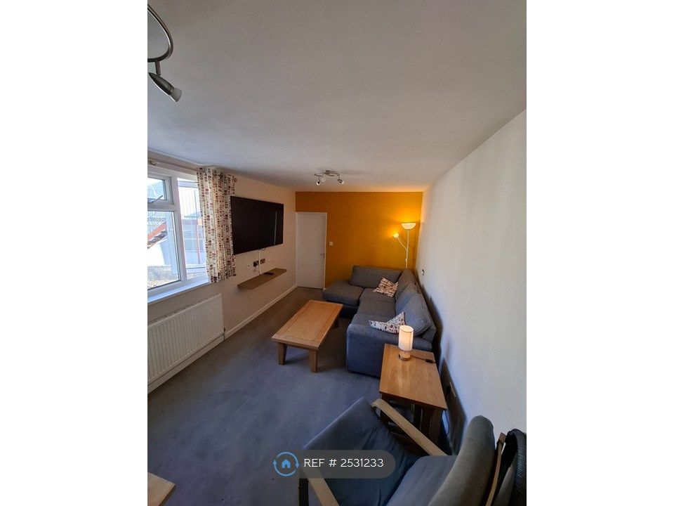 Property photo 2 of 28