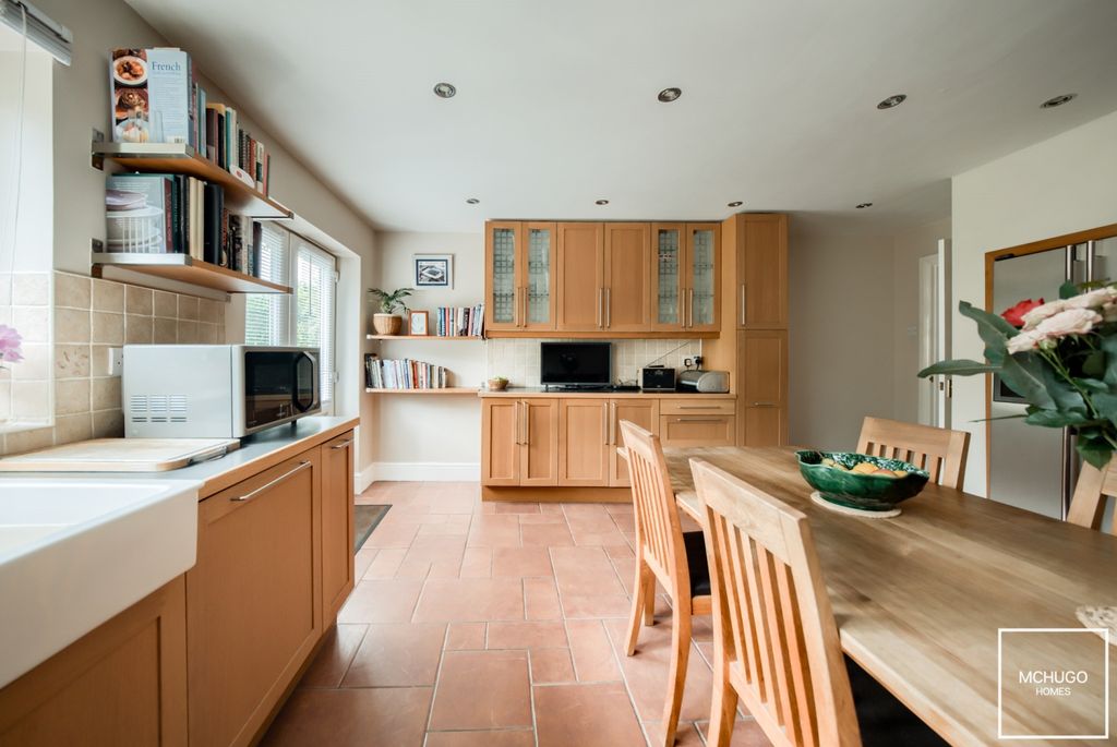 Property photo 3 of 16 Xt5A6419-Hdr(3)
