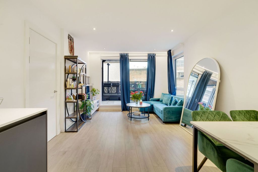 Property photo 3 of 19